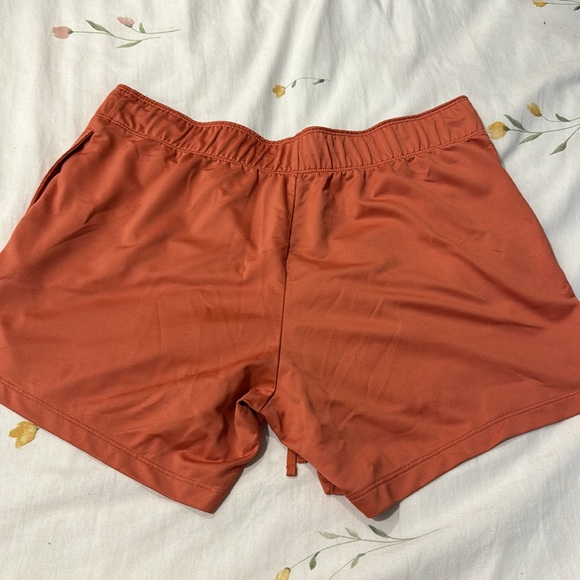 NIKE SHORTS - Picture 2 of 4